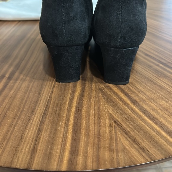 Black IMPO JESSA Memory foam ankle healed boots. Size 9.5 M EUC - Picture 8 of 9